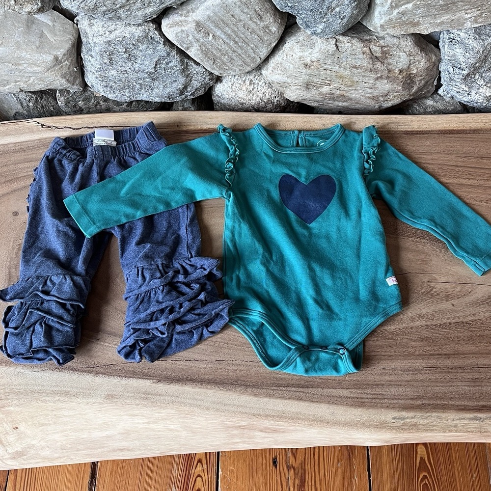 12-18m Toddler Girl 2 Pc Outfit Ruffle Butts, Blue Pants Green Long Shirt Heart